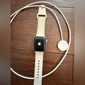 Apple Watch Series 8 w/ Data (3 bands & Charger)